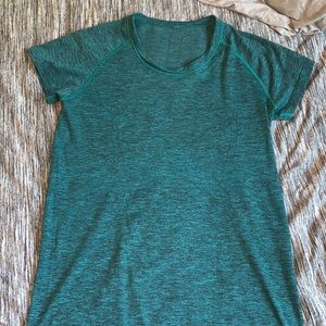 Lululemon Swiftly Tech Short Sleeve- sz 10